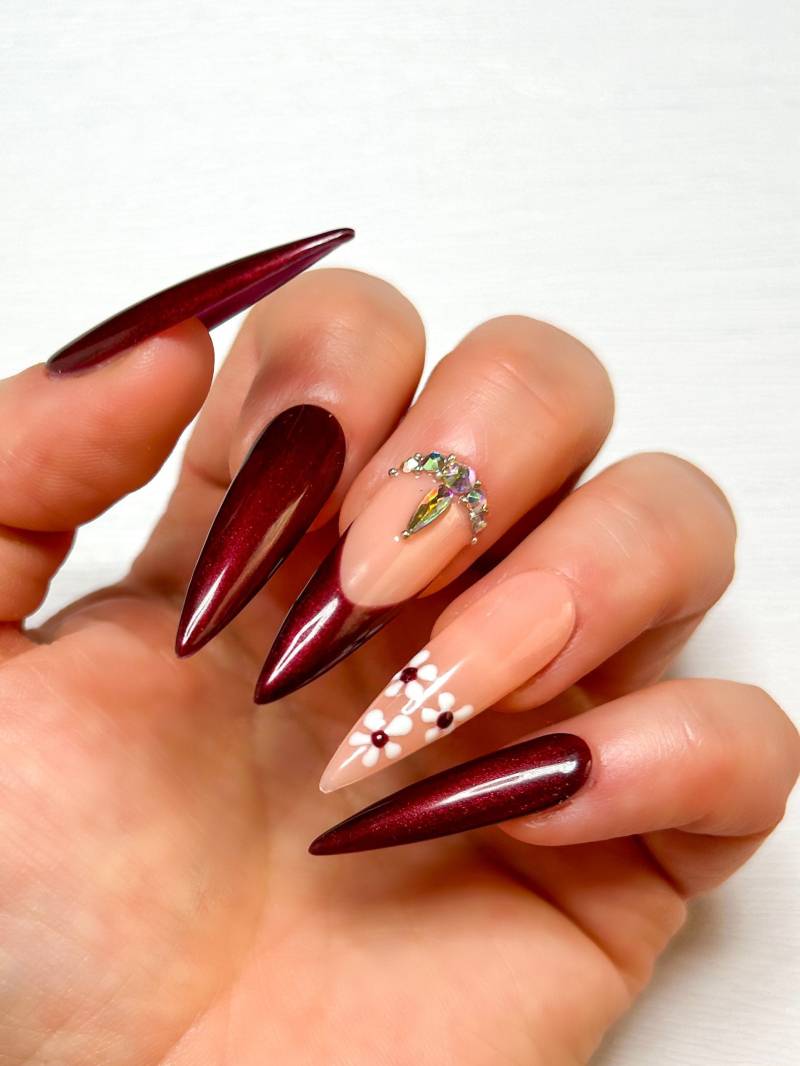 Press On Nails Set - Shimmer Burgund Mit Strass Elegante Nägel Handgemachte von SussNails