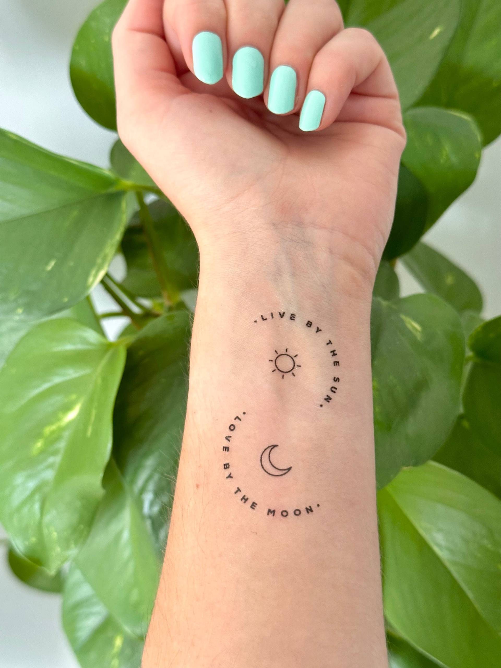 Live By The Sun, Love Moon | 2Er-Set - Temporäres Tattoo Live By The Sun, Love Moon | 2Er-Set - Temporäres Tattoo von TATTOODAY