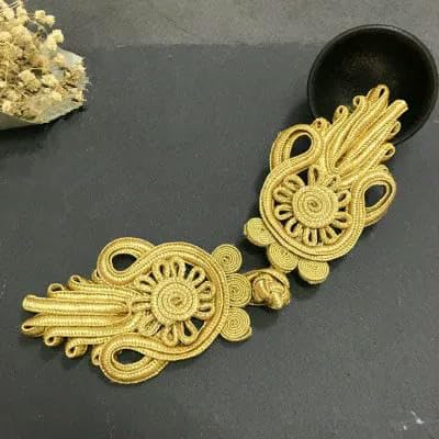 1 Paar gold-schwarzer chinesischer Froschverschluss-Knotenknopfverschluss für Taschen, Kleidungsstücke, Cheongsam, Tang-Anzug, Dekoration, DIY-Nähknopf-E von TBSKUY
