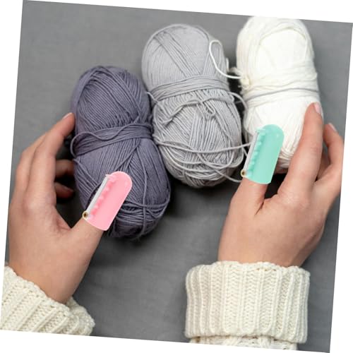 TEHAUX DIY Fingerhut für Wolle Fach Fadenhalter Zubehör für Strick und Häkelarbeiten Schützt die Finger Beim Nähen Leicht und Tragbar Zufällige Farben Zufällige Farbe Zufällige Farbe von TEHAUX