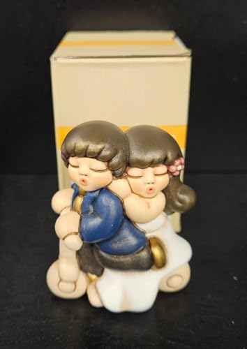 THUN - Paar Bräutigam auf Scooter, kleine Version - Gastgeschenke, Hochzeitsgeschenke - handbemalte Keramik - 8,3 x 8,5 x 11 cm H THUN - Paar Bräutigam auf Scooter, kleine Version - Gastgeschenke, Hochzeitsgeschenke - handbemalte Keramik - 8,3 x 8,5 x 11 cm H von THUN