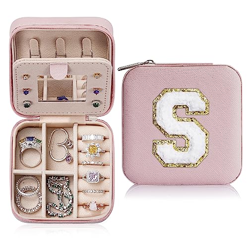 TINGN Klein Schmuckschatulle Mädchen, Reise Schmuckschatulle mit Buchstaben S | Schmuck Organizer | Reise Schmuckkästchen Mädchen | klein Schmuckkästchen | Schmuckaufbewahrung Frauen Geschenke TINGN Klein Schmuckschatulle Mädchen, Reise Schmuckschatulle mit Buchstaben S | Schmuck Organizer | Reise Schmuckkästchen Mädchen | klein Schmuckkästchen | Schmuckaufbewahrung Frauen Geschenke von TINGN