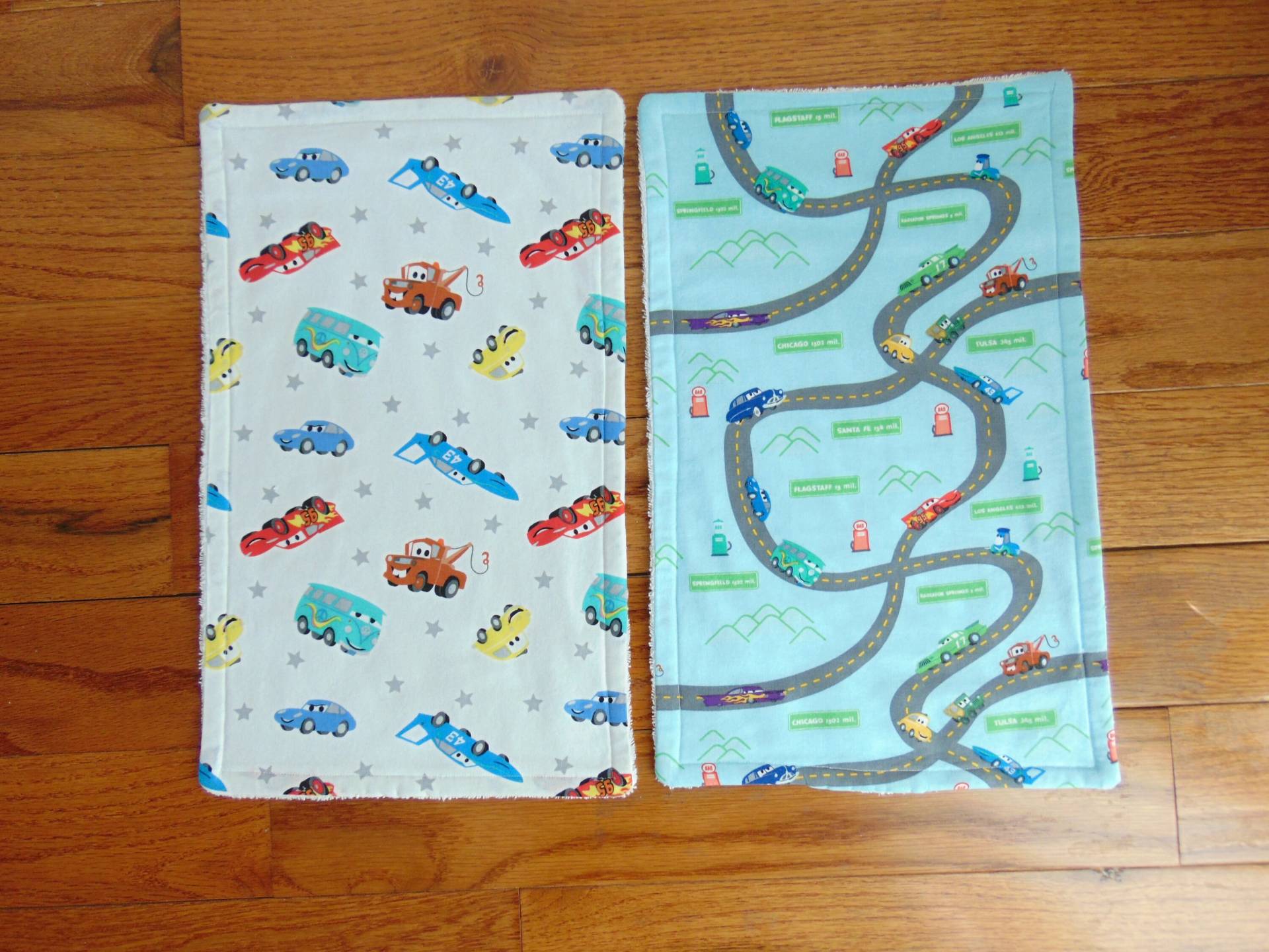 Set Von 2 Autos Film Spucktücher - Baby Shower Geschenk von TJsCountryCreations