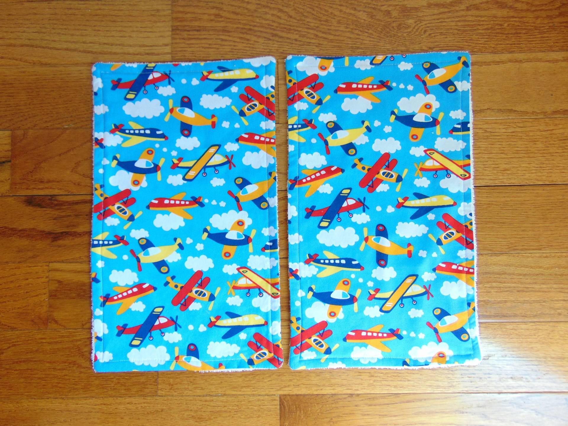 2Er Set Plane Burp Cloths - Baby Shower Geschenk von TJsCountryCreations