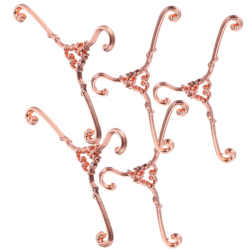 TOBBOMEY 5 Stück Teiliges Miniatur Kleiderbügel für Puppen Robuste Stilvolle Metall Kleiderständer Roségold für Puppenhaus Kleidung für Aufbewahrung und Präsentation von Puppenkleidern TOBBOMEY 5 Stück Teiliges Miniatur Kleiderbügel für Puppen Robuste Stilvolle Metall Kleiderständer Roségold für Puppenhaus Kleidung für Aufbewahrung und Präsentation von Puppenkleidern von TOBBOMEY