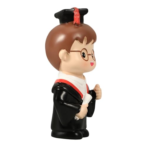 TOBBOMEY Graduation Cake Topper Doktor Figurine aus Sicherem Resin Kompakte Tortendeko für Abschlussfeier Süße Dessert ornamente Langlebige Lebendige Dekoration für Abitur TOBBOMEY Graduation Cake Topper Doktor Figurine aus Sicherem Resin Kompakte Tortendeko für Abschlussfeier Süße Dessert ornamente Langlebige Lebendige Dekoration für Abitur von TOBBOMEY