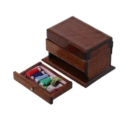 TOBBOMEY Miniaturisierte Nähbox Für Puppenhaus Vintage Holz Nähkästchen Maßstab Praktische Aufbewahrung Für Nähzubehör Stilvolles Puppenhaus Zubehör von TOBBOMEY