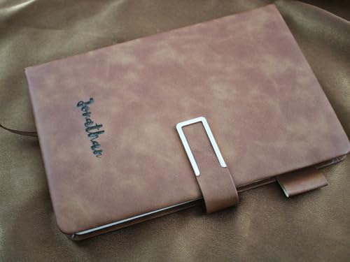 Tailored Touch Bespoke Gifts Notizbuch mit Magnetverschluss, personalisierbar, A5, Kunstleder, 200 Seiten, Braun von Tailored Touch Bespoke Gifts