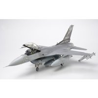 Lockheed Martin F16C Block 25/32 Fighting Falcon ANG von Tamiya