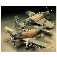 WWII Douglas A-1J Skyrider USAF von Tamiya