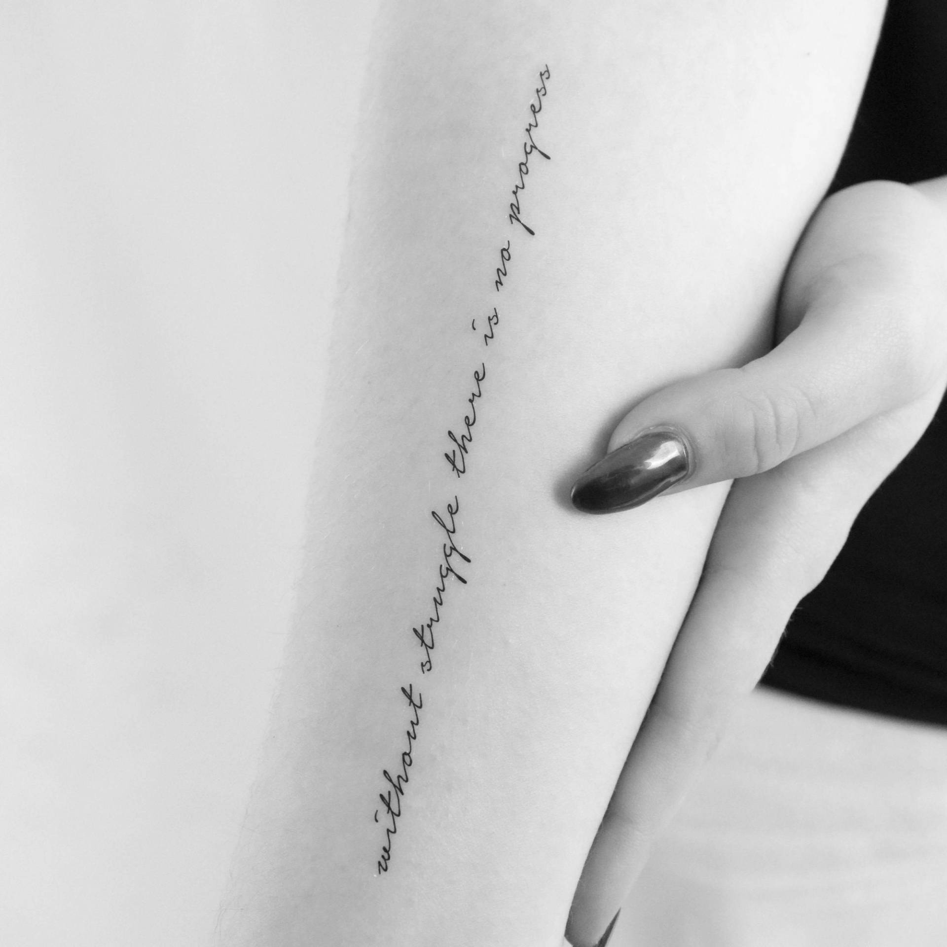 Ohne Kampf Gibt Es Keinen Fortschritt Temporäres Tattoo | 3Er Set Ohne Kampf Gibt Es Keinen Fortschritt Temporäres Tattoo | 3Er Set von Tatteco
