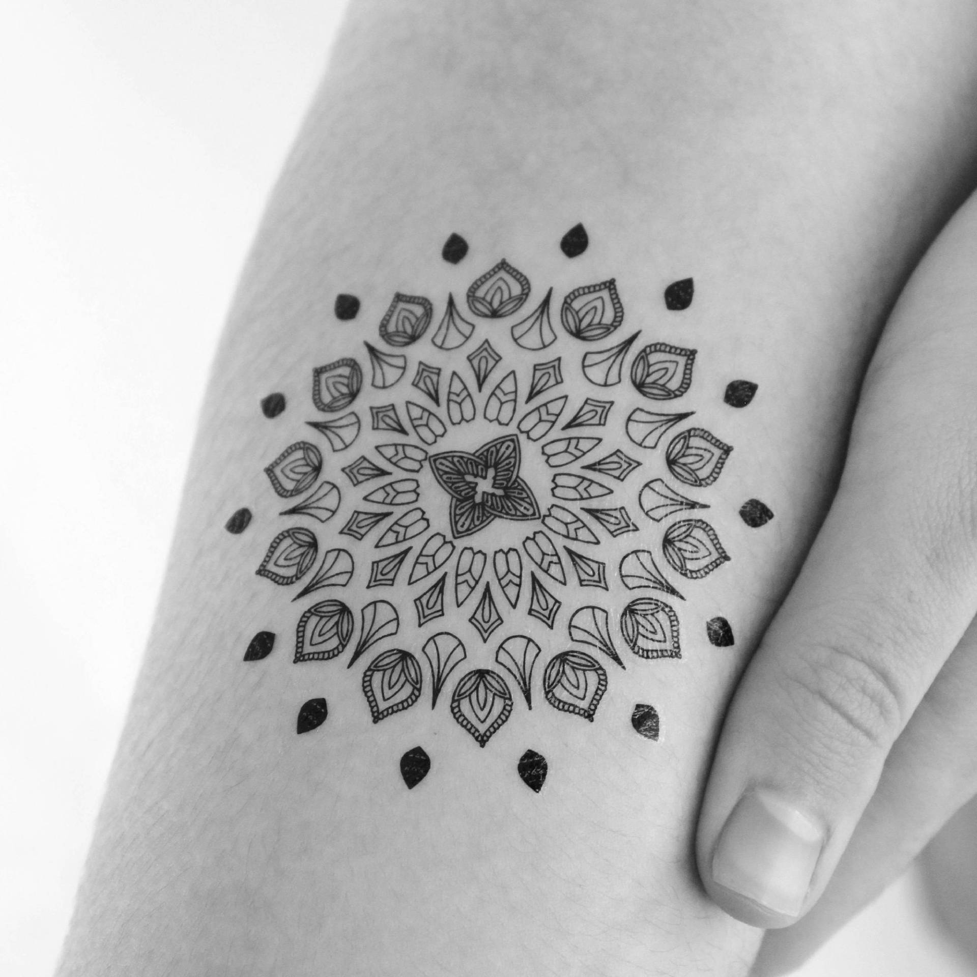 Ornament Mandala Temporäre Tattoo | 3Er Set von Tatteco
