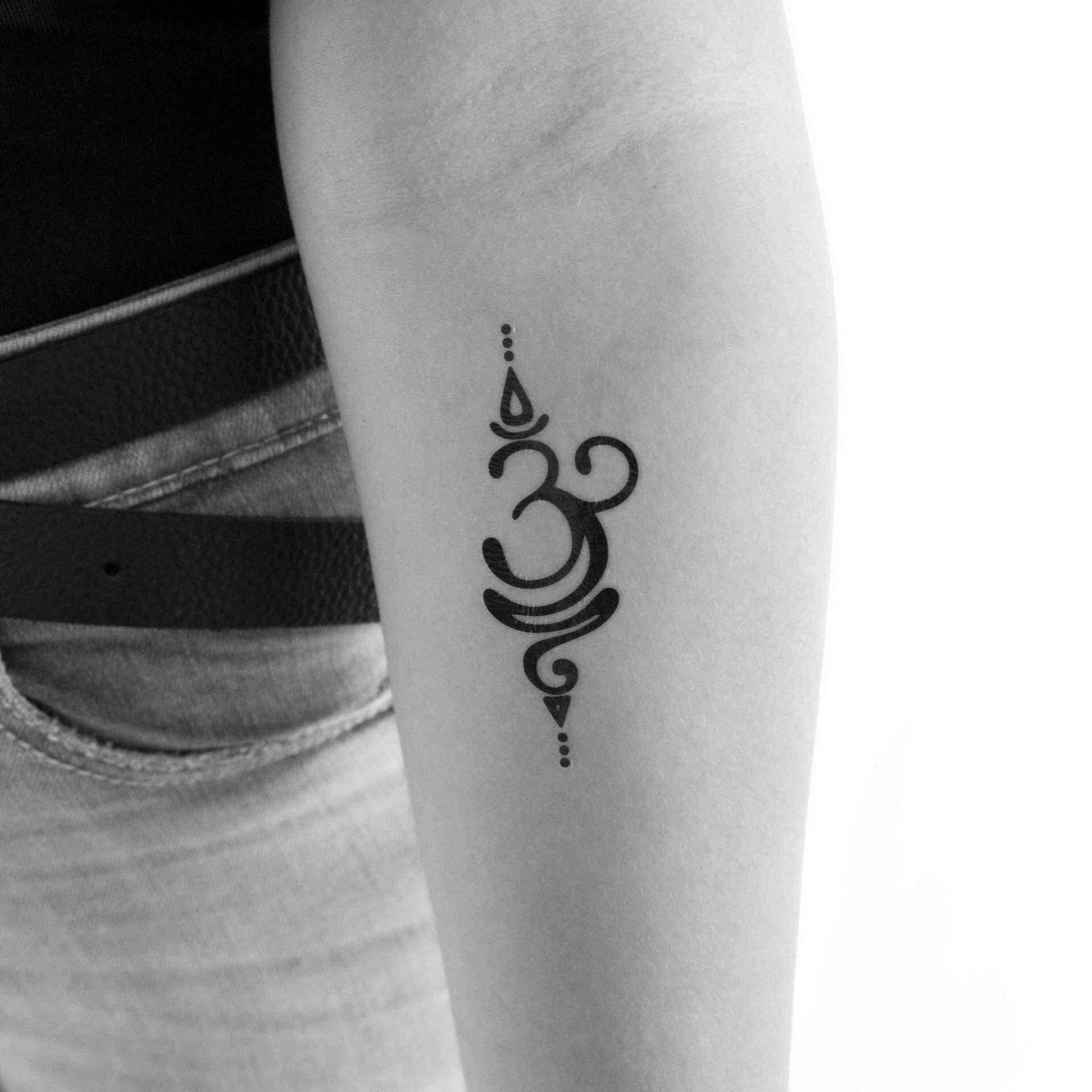 Sanskrit Symbol Für Atmen Temporäres Tattoo | 3Er Set von Tatteco