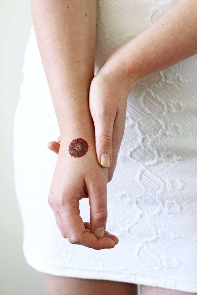 2 Kleine Rote Blumen Temporäre Tattoos | Kleines Temporäres Tattoo Florale Rotes von Tattoorary