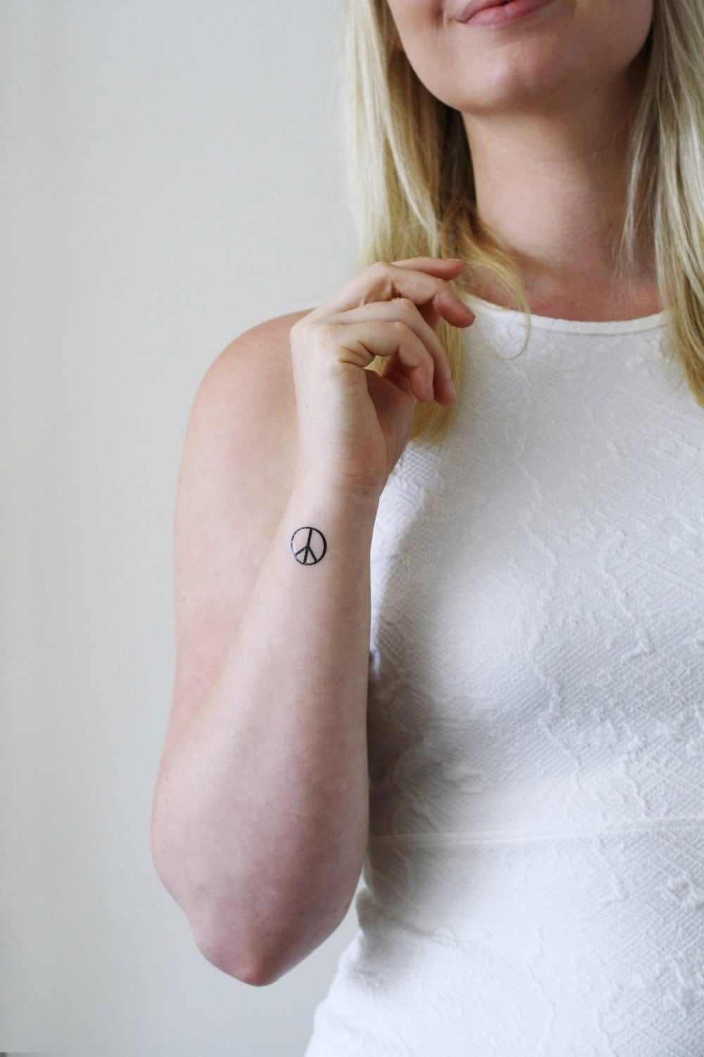 4 Kleine Peace Zeichen Temporäre Tattoos | Kleines Temporäres Tattoo Handgelenk Knöchel Paar 4 Kleine Peace Zeichen Temporäre Tattoos | Kleines Temporäres Tattoo Handgelenk Knöchel Paar von Tattoorary