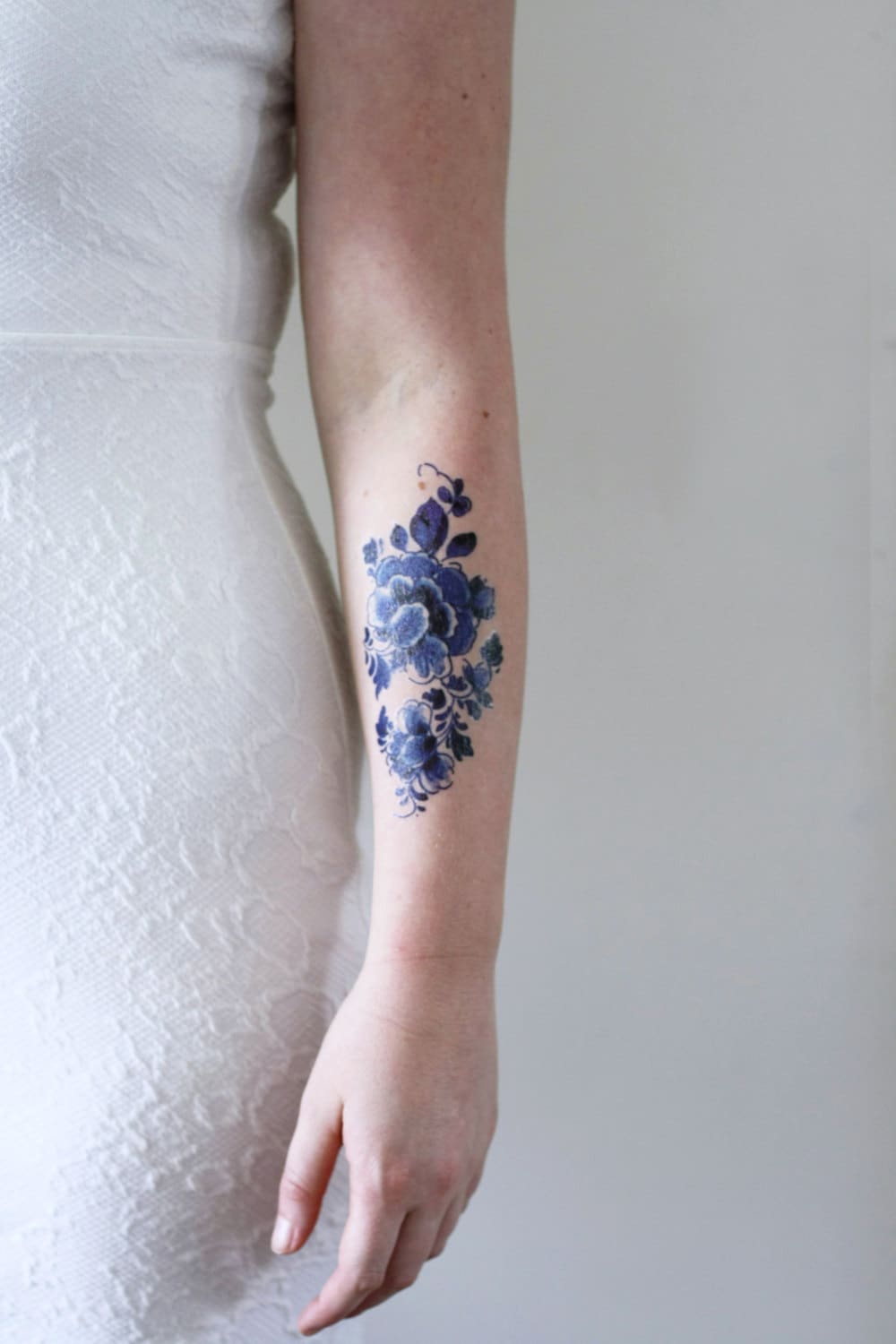 Blumen Temporäres Tattoo | Delft Blau Boho Geschenk Etwas Blaue Hochzeit Festival Accessoire Blumen Temporäres Tattoo | Delft Blau Boho Geschenk Etwas Blaue Hochzeit Festival Accessoire von Tattoorary