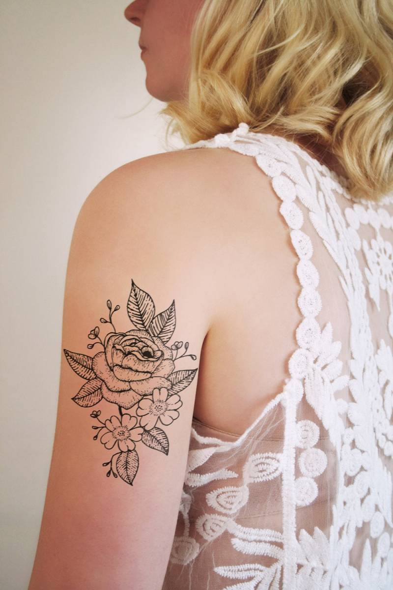 Blumen Temporäres Tattoo | Rose Rosentattoo Boho Geschenk Fest von Tattoorary