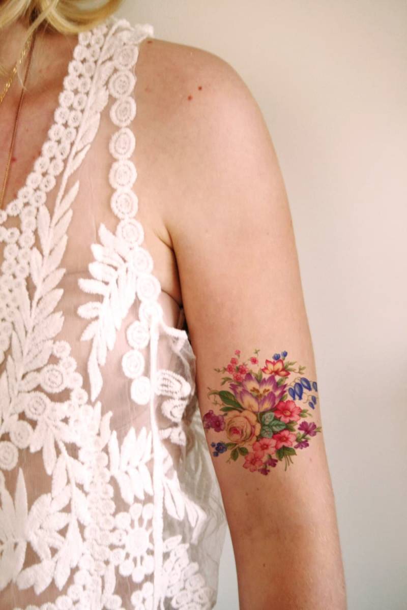 Buntes Vintage Blumen Temporäres Tattoo | Boho Fake-Tattoo von Tattoorary