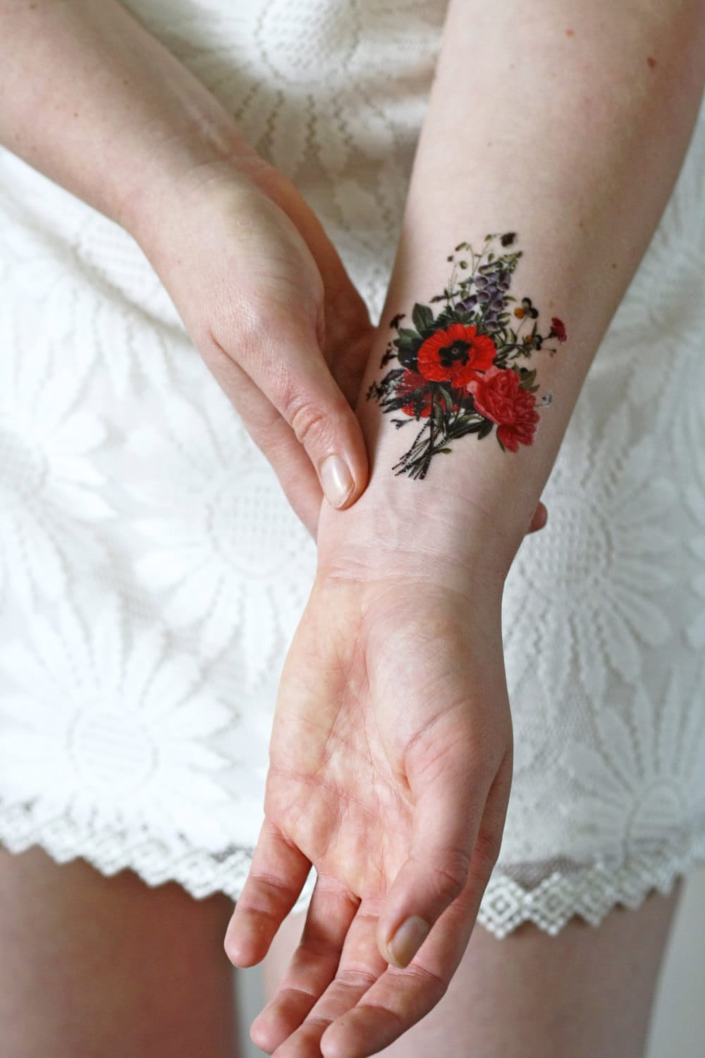 Florales Vintage Temporäres Tattoo | Florales Blume Blumengeschenk Blumenaccessoire Blumen-Fake-Tattoo von Tattoorary