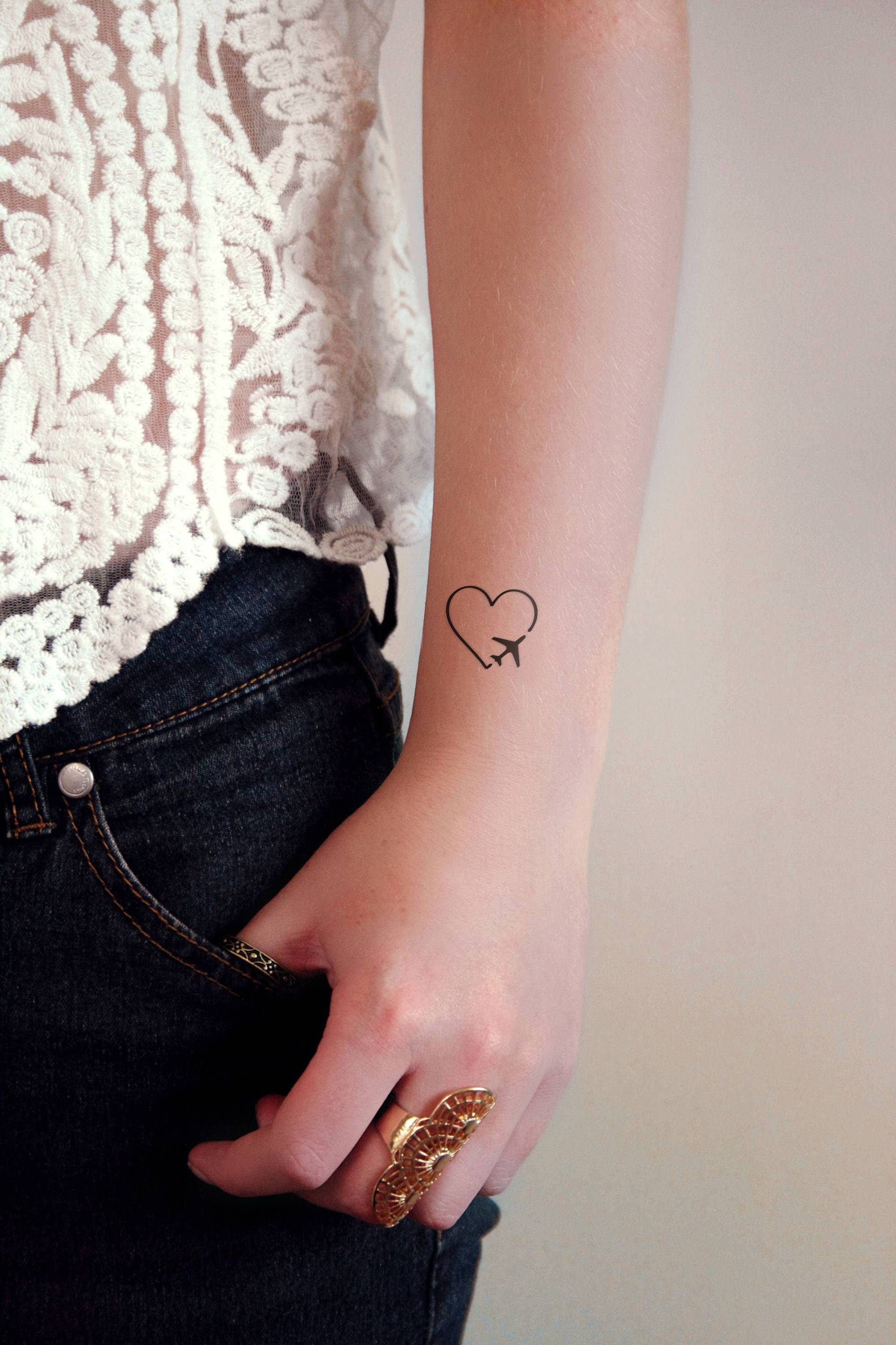 Herz Mit Flugzeug Temporäres Tattoo | Kleines Temporäre Reise-Tattoos Flugzeug-Tattoo Liebe Geschenk Für Reisende von Tattoorary