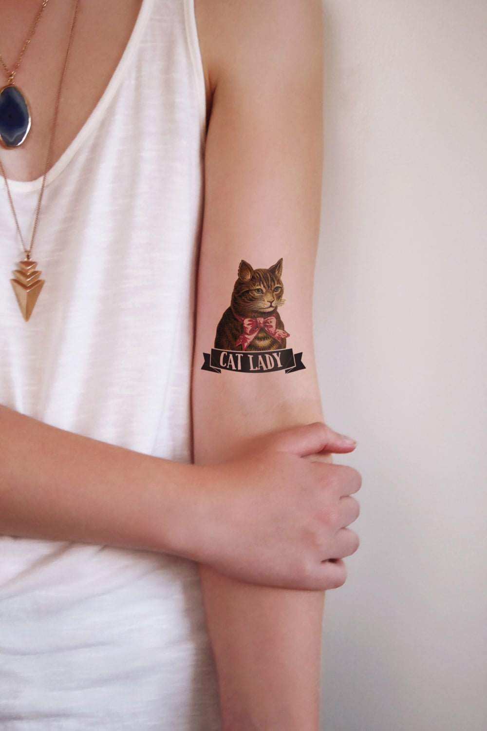 Katzendame Temporäres Tattoo | Katze Geschenkidee Für Eine Katzen Katzenaccessoire Katzenschmuck von Tattoorary