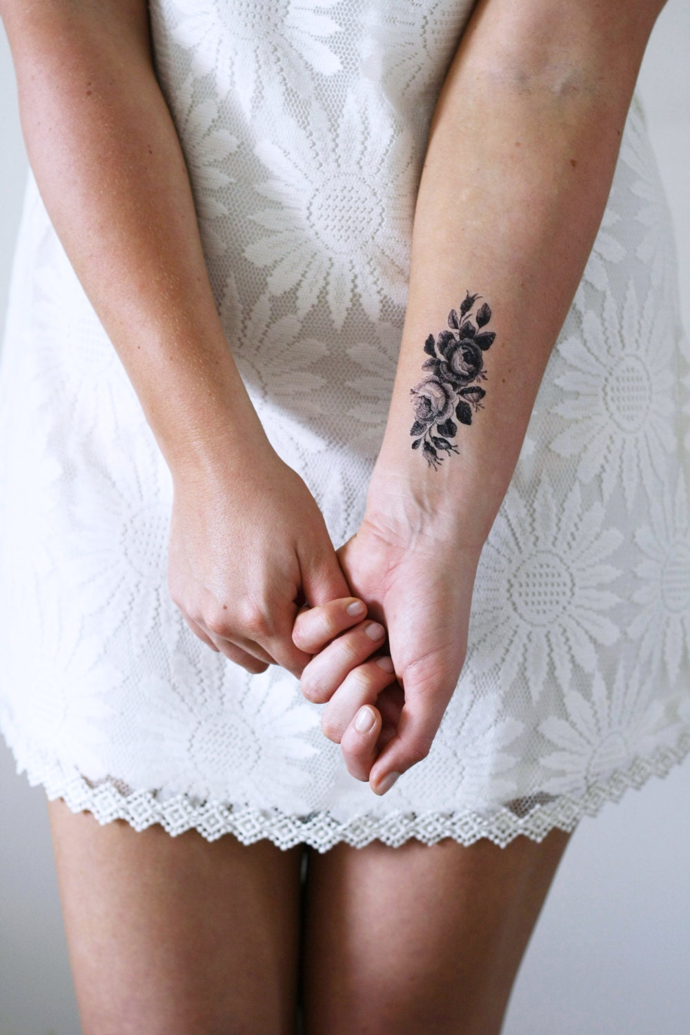 Kleine Rose Temporäres Tattoo | Kleines Blumen Vintage Geschenk von Tattoorary