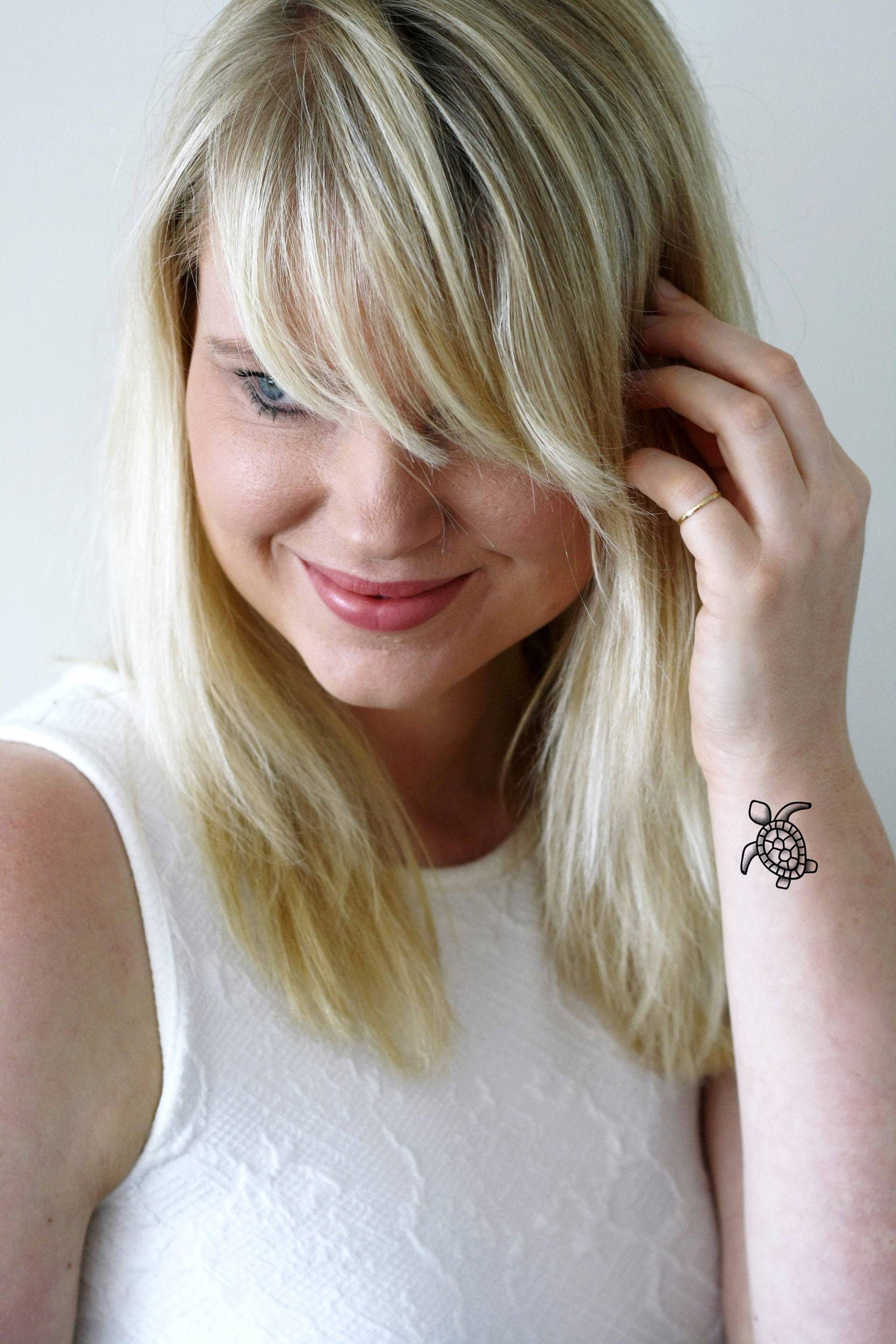 Schildkröte Temporäres Tattoo | Kleines Schildkröten Tier Boho Reise Geschenkidee Geschenk Schildkröte Temporäres Tattoo | Kleines Schildkröten Tier Boho Reise Geschenkidee Geschenk von Tattoorary