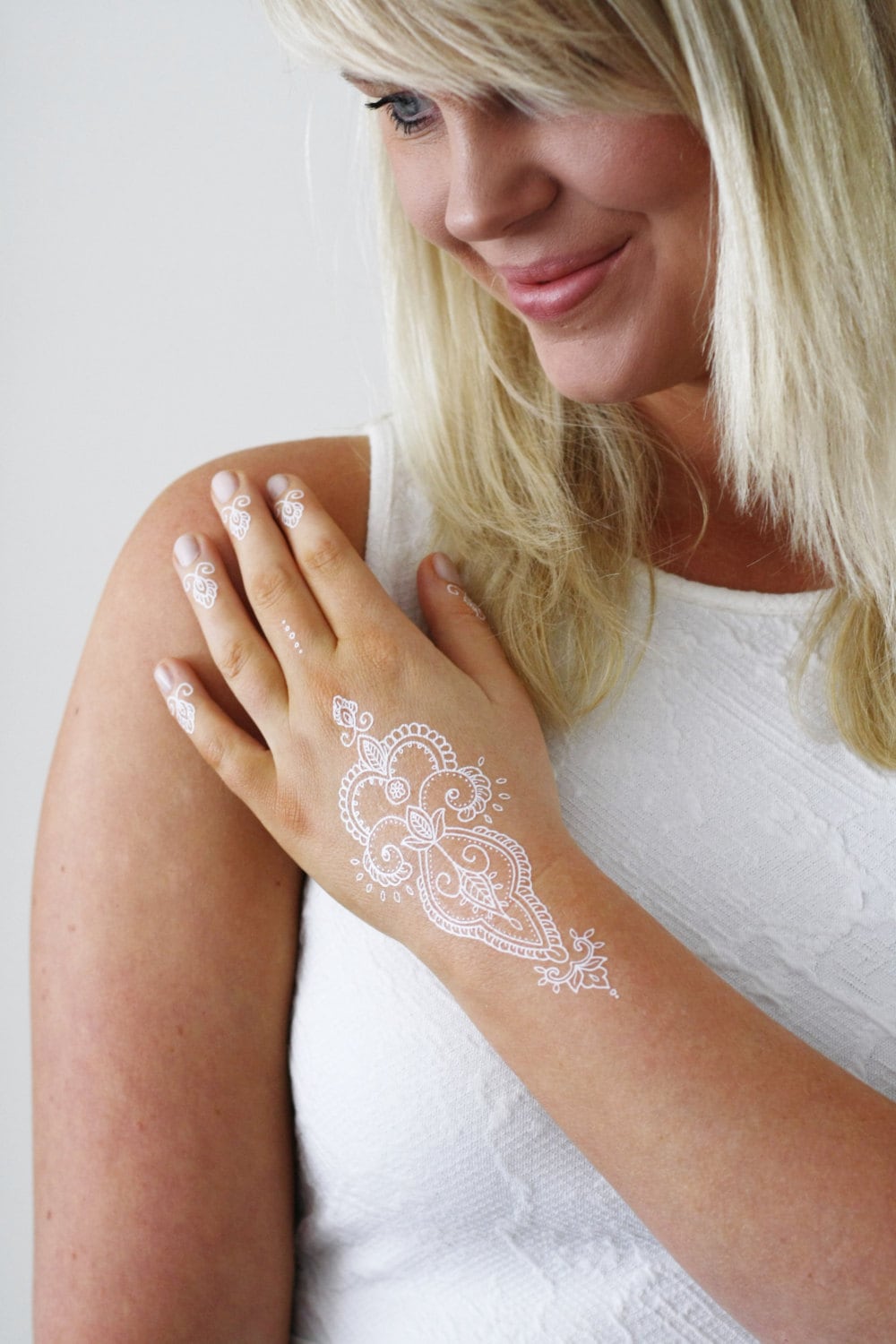 Weißes Henna Temporäre Tattoo | Boho Temporäres Henna-stil Geschenk Festival Accessoire Weißes Henna Temporäre Tattoo | Boho Temporäres Henna-stil Geschenk Festival Accessoire von Tattoorary