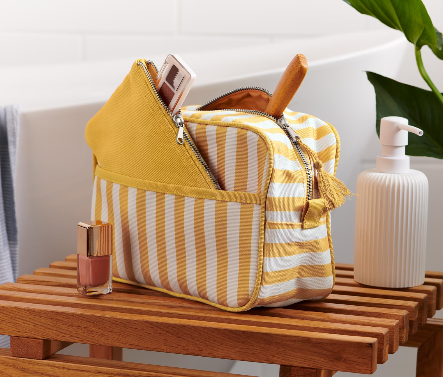 Tchibo - Kulturtasche mit Kosmetiktasche - weiß Tchibo - Kulturtasche mit Kosmetiktasche - weiß von Tchibo