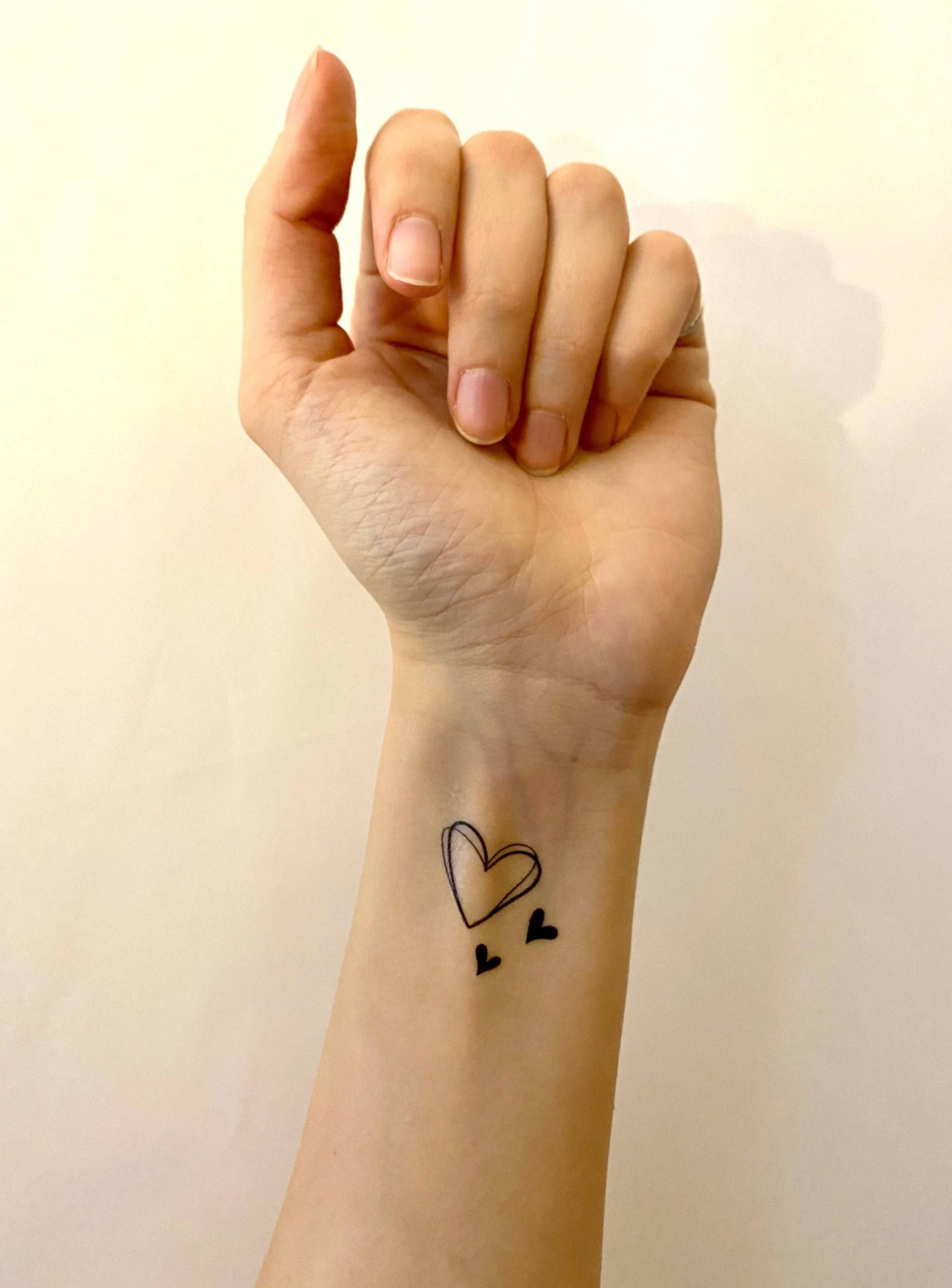 Kleine Drei Herzen Temporäres Tattoo | 3Er Set Kleine Drei Herzen Temporäres Tattoo | 3Er Set von TemporaryTattooInc