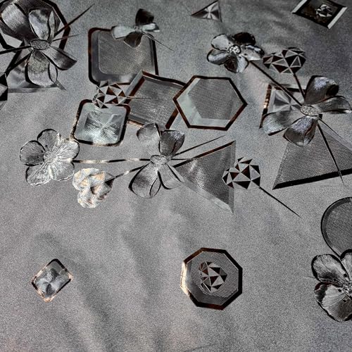 PVC-Tischdecke, Stoff, Meterware, abwischbar, Pflegeschutz, 140 cm breit, wasserdicht, öldicht, leicht zu schneiden, Blumen-Silber PVC-Tischdecke, Stoff, Meterware, abwischbar, Pflegeschutz, 140 cm breit, wasserdicht, öldicht, leicht zu schneiden, Blumen-Silber von The Fabric Guys