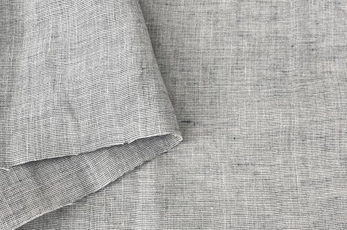 100 % Leinenstoff – garngefärbtes Chambray, vorgewaschen, leicht, knackiges und kühles Handgefühl, 132,1–137,2 cm breit, Blau (Dusty The Linen Lab 6226, 1y) von The Linen Lab