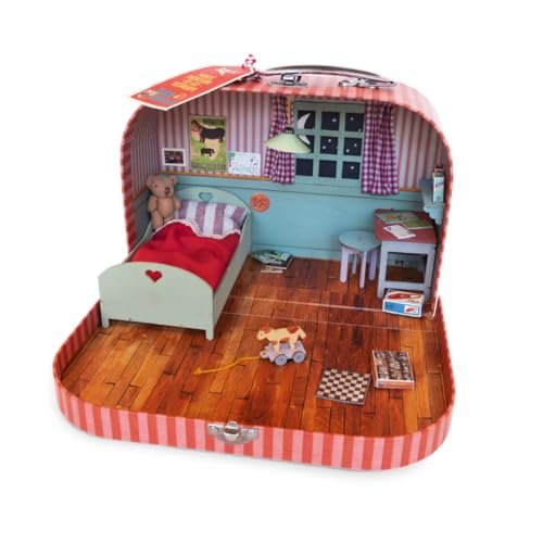 Sam & Julia - Mäusehaus to Go - Nimm den Koffer überall mit hin - Baue ihn selbst zusammen - Inhalt Koffer: Holzmöbel, Teddybär, handgemachte Bettwäsche, Sticker- und Stanzbögen Sam & Julia - Mäusehaus to Go - Nimm den Koffer überall mit hin - Baue ihn selbst zusammen - Inhalt Koffer: Holzmöbel, Teddybär, handgemachte Bettwäsche, Sticker- und Stanzbögen von The Mouse Mansion