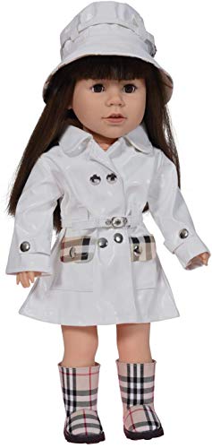 The New York Doll Collection - Puppen Regenbekleidung Set - Enthält Puppen Regenmantel (weiß) mit Stiefeln und Puppenhut - Für Mode Mädchen Puppen - Passt 18 Zoll/46cm Puppen - Puppenzubehör von The New York Doll Collection