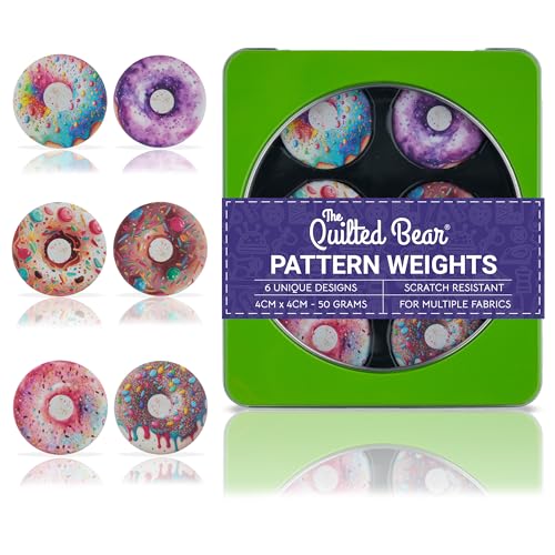 The Quilted Bear Schneidergewichte – Kratzfest Gewichte Zum Beschweren Für Nähen & Stoffe, Sewing Pattern Weights Mit Aufbewahrungskoffer (TQB – Donuts) von The Quilted Bear