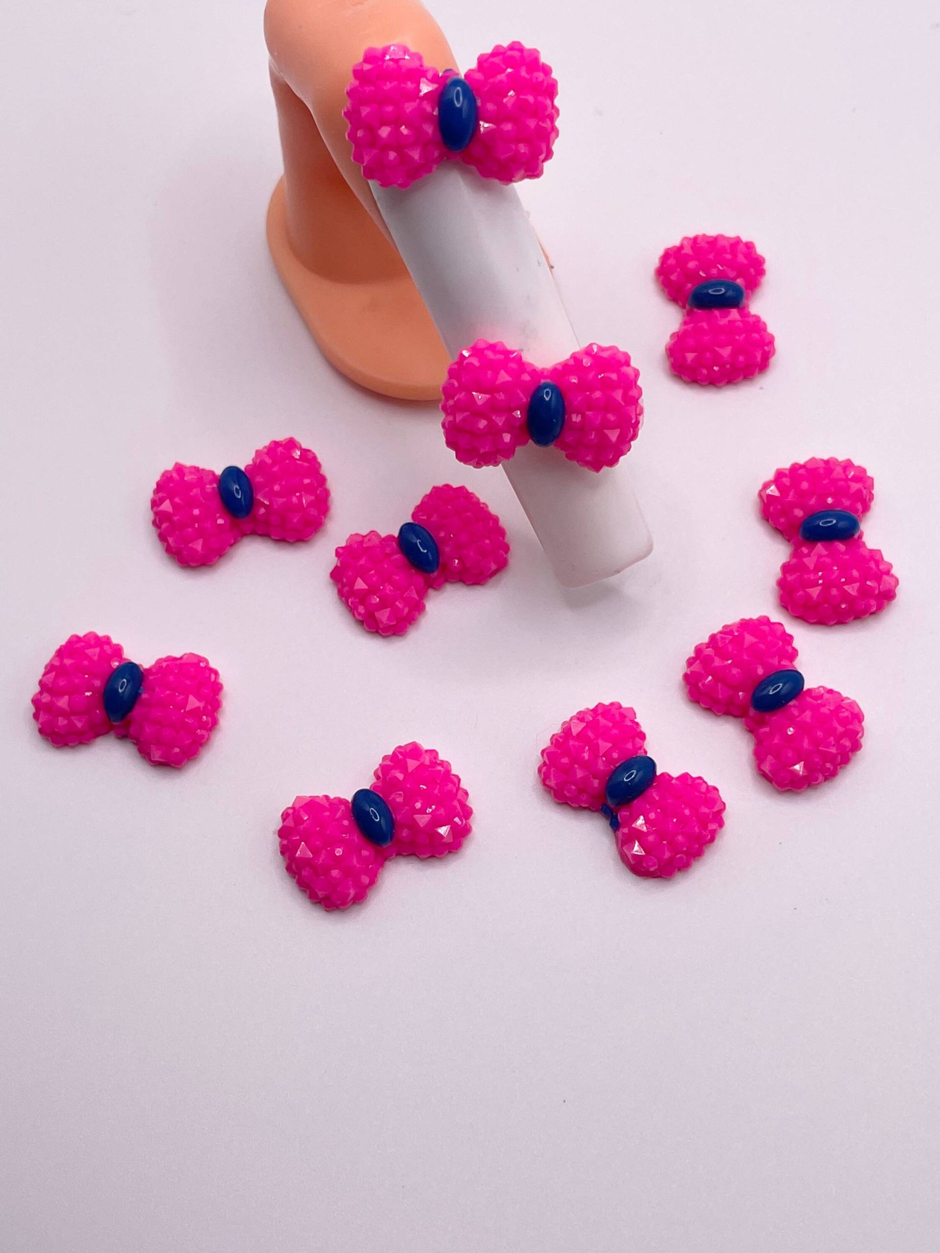 10 Stück Pinkfarbene Schleifen Charms von TheBeautyBlok