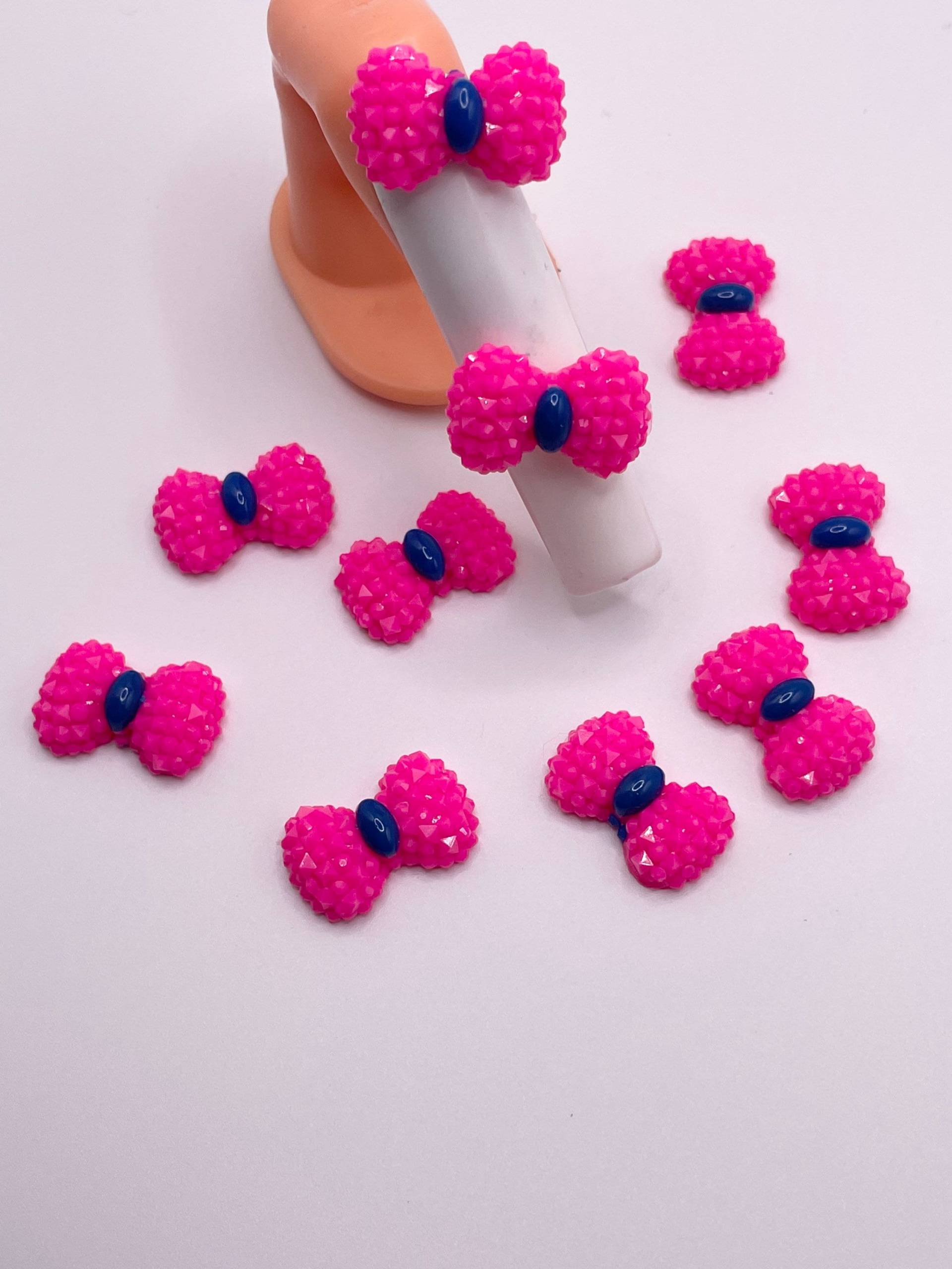 10 Stück Pinkfarbene Schleifen Charms 10 Stück Pinkfarbene Schleifen Charms von TheBeautyBlok