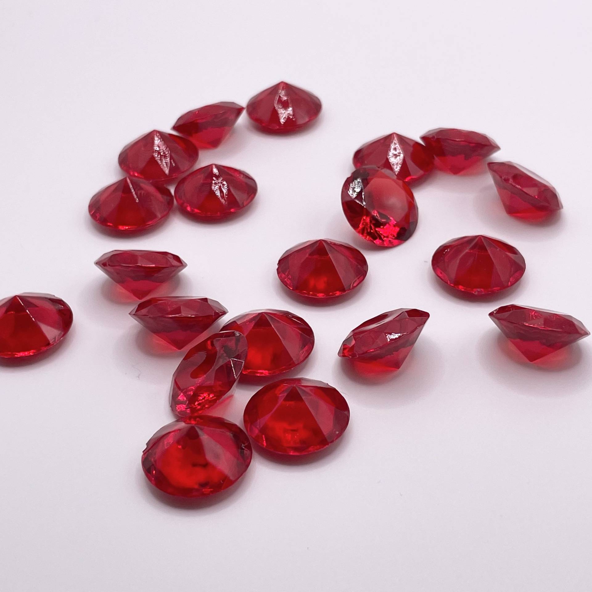 Rote Acryl Schmucksteine von TheBeautyBlok