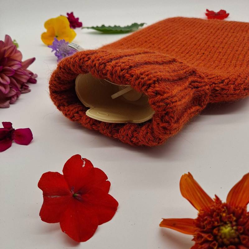 Orange Mix Handgestrickte Wärmflaschenbezug in Alpaka Wollmischung Geschenkidee von TheCraftyElks