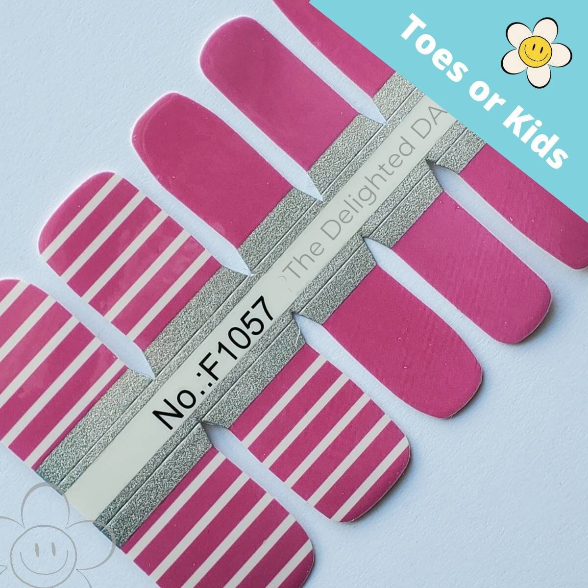 Rosa Mit Weißen Streifen Zehennagel Wraps Oder Kid Size Nail Sticker Art von TheDelightedDaisy