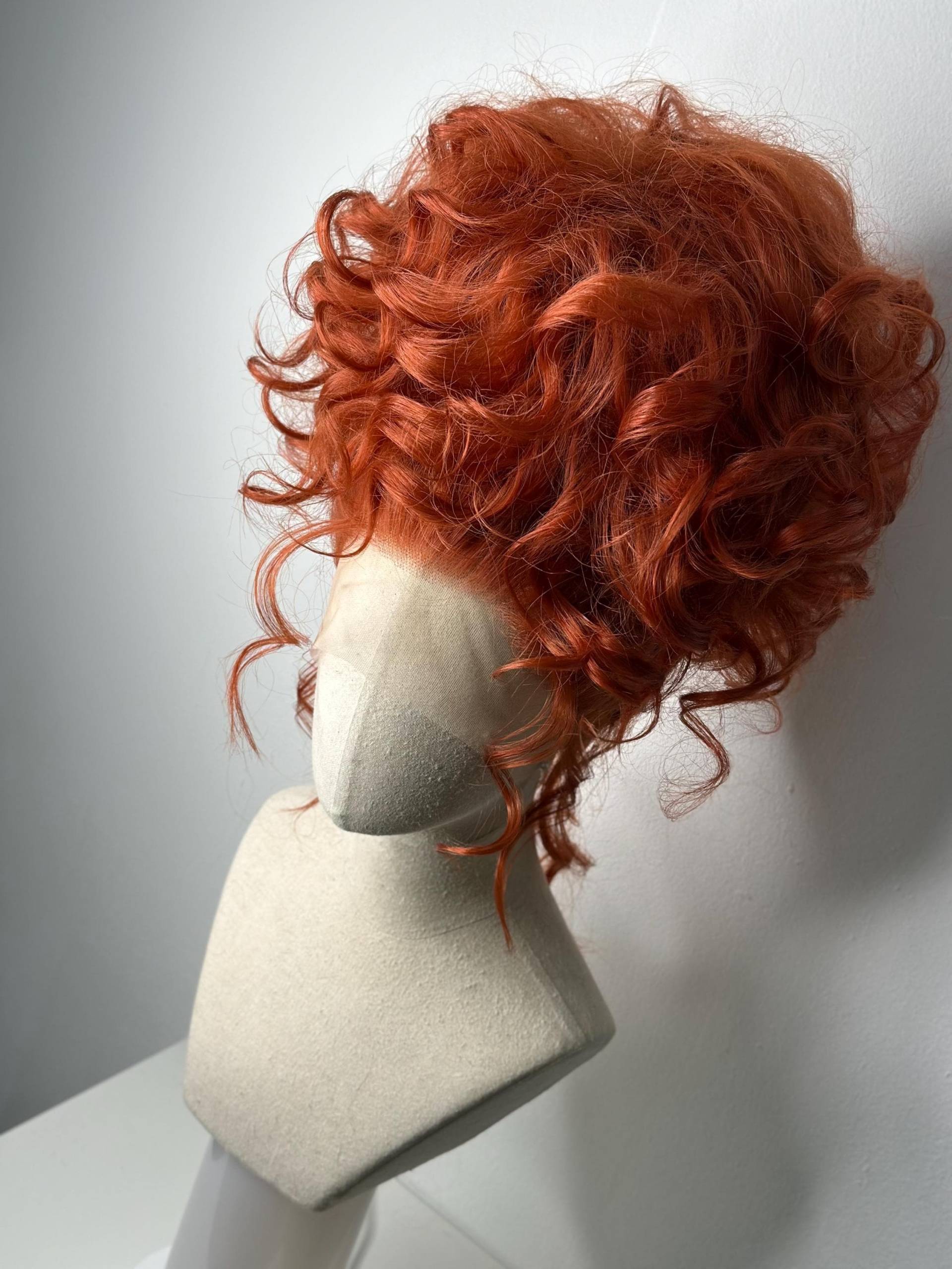 Messy Dark-Copper Updo Messy Dark-Copper Updo von TheGingHair