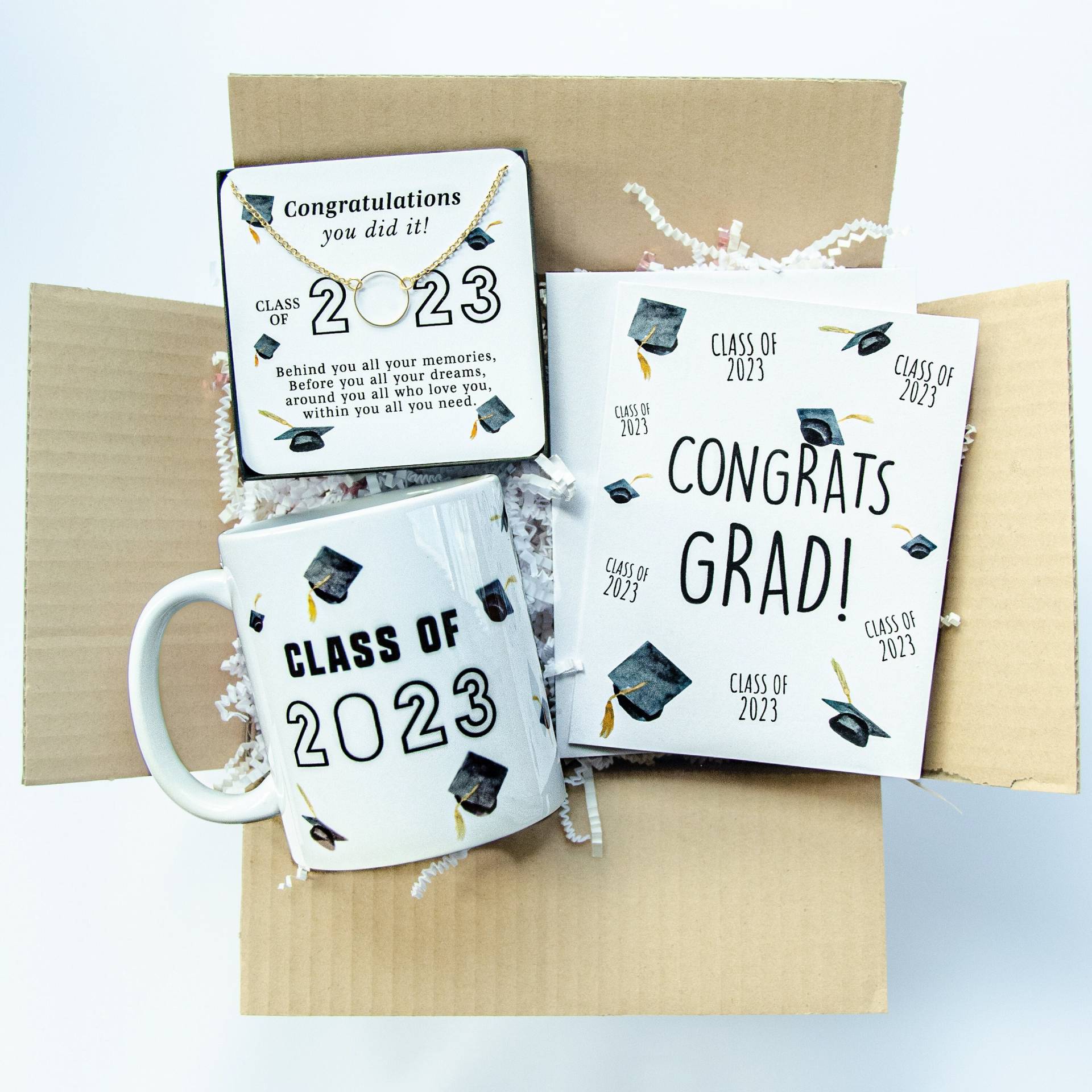 2023 Graduierten Geschenkbox, 14K Gold Halskette Graduierten, 2023 Congrats Grad Abschlusskarte, Geschenk Zum Abschluss, Abschlussgeschenkbox von TheJewelryBx21