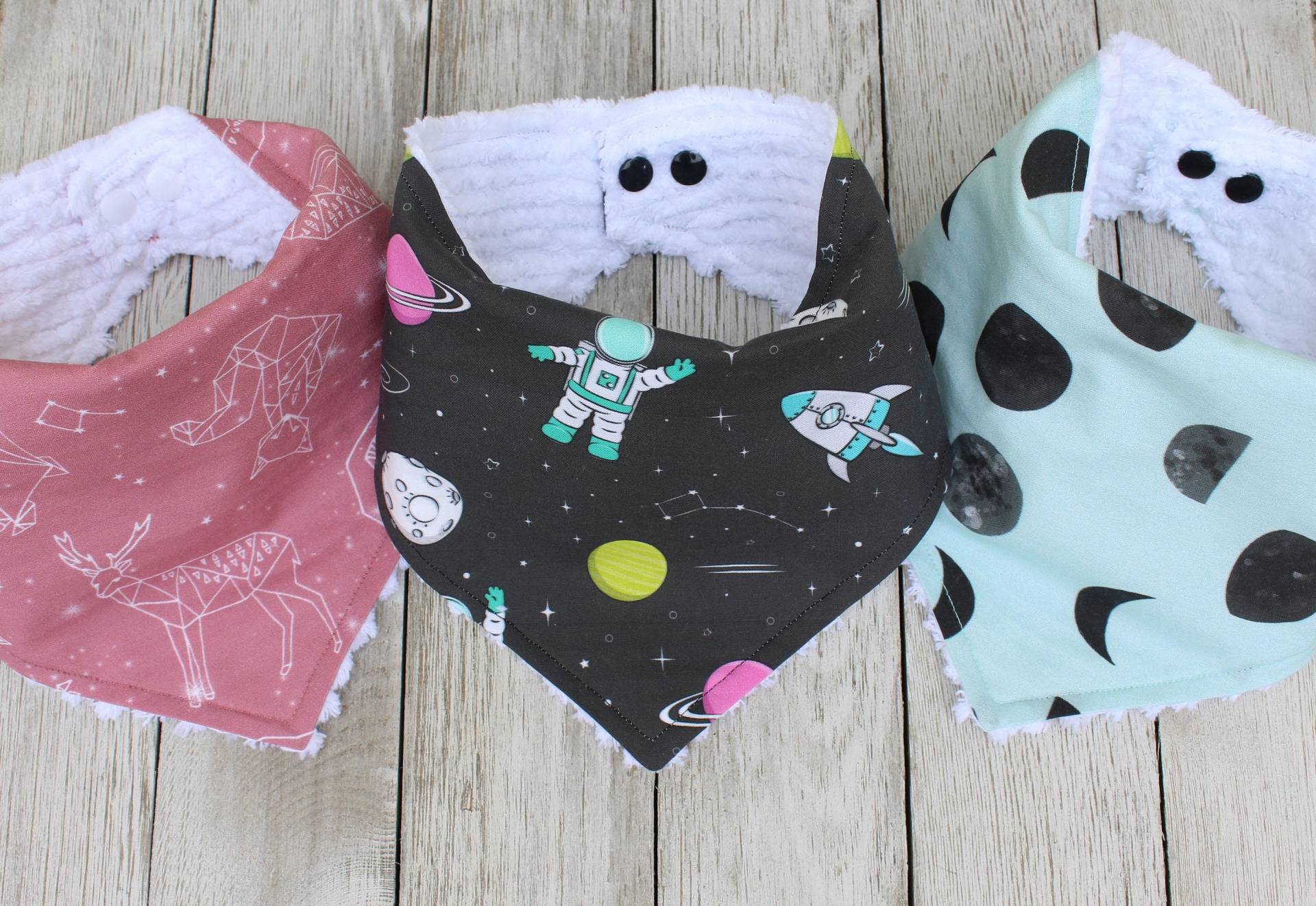 Baby Mädchen Raum Lätzchen | Baby-Mädchen-Geschenk Baby-Mädchen-Dusche-Geschenk Raum-Baby-Geschenk Space Bandana Bib Neugeborenes Geschenk Baby Mädchen Raum Lätzchen | Baby-Mädchen-Geschenk Baby-Mädchen-Dusche-Geschenk Raum-Baby-Geschenk Space Bandana Bib Neugeborenes Geschenk von TheRedFoxFinds