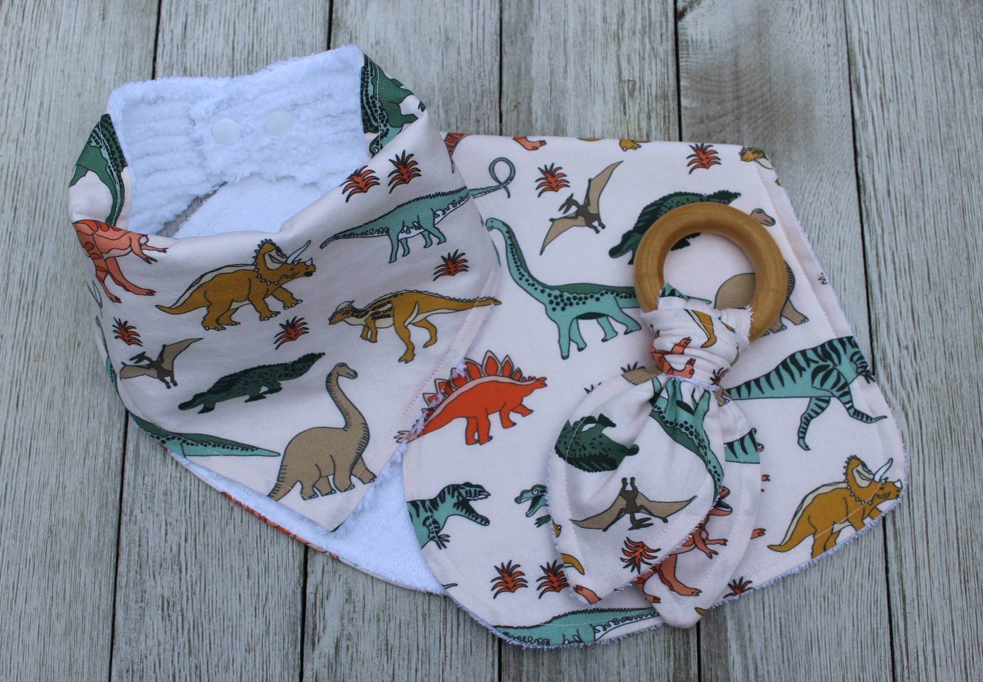 Dinosaurier Baby Shower Geschenk | Neugeborenen Beißer Tuch Dinosaurier-Ib von TheRedFoxFinds
