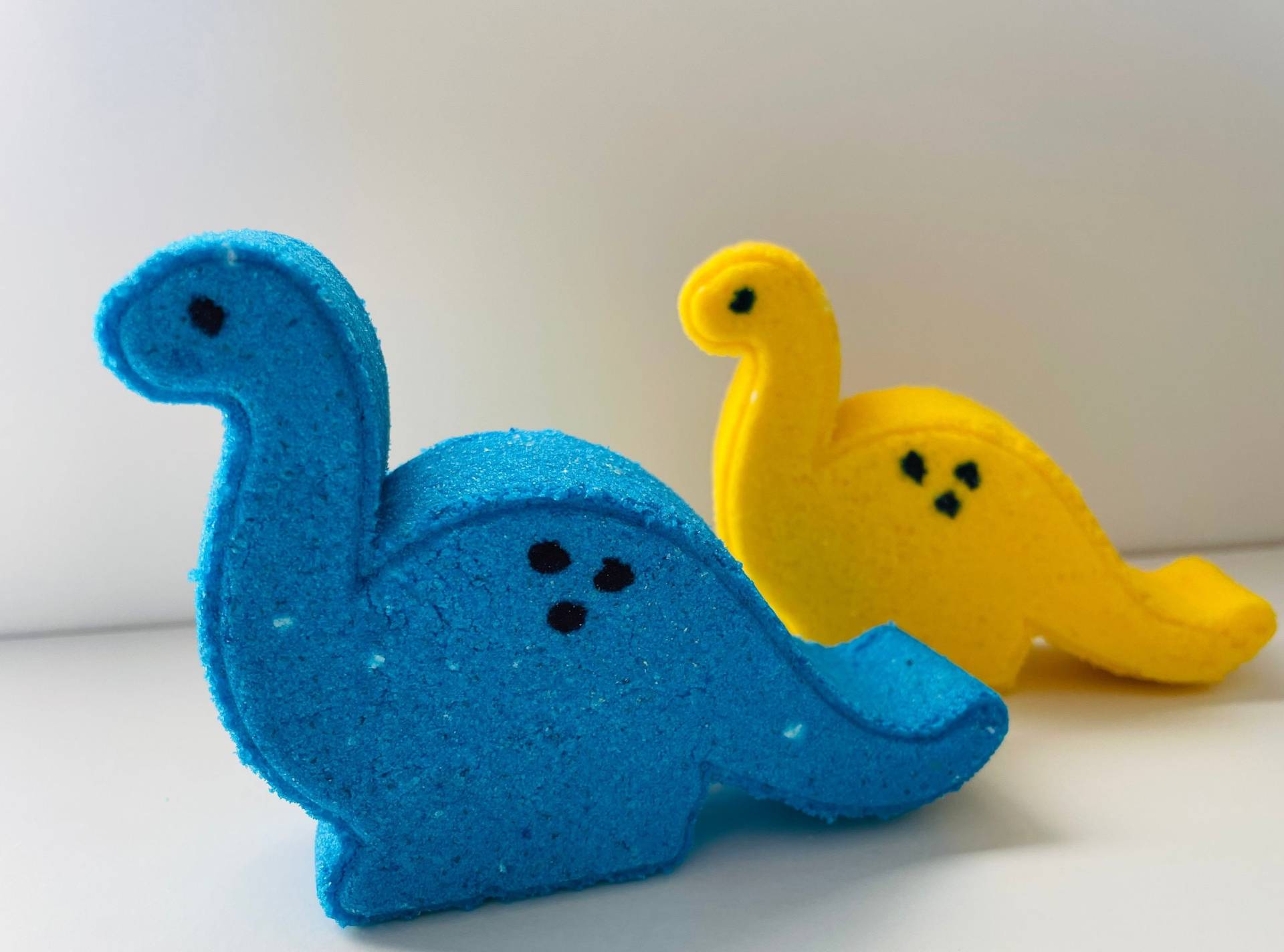 Dinosaurier Badebombe Im 2-Er Set Und Weiteren Farben, Kind, Badekugel Badespaß Kinder, Dinosaurier, Geschenk Kind Dinosaurier Badebombe Im 2-Er Set Und Weiteren Farben, Kind, Badekugel Badespaß Kinder, Dinosaurier, Geschenk Kind von TheSpaFeeling