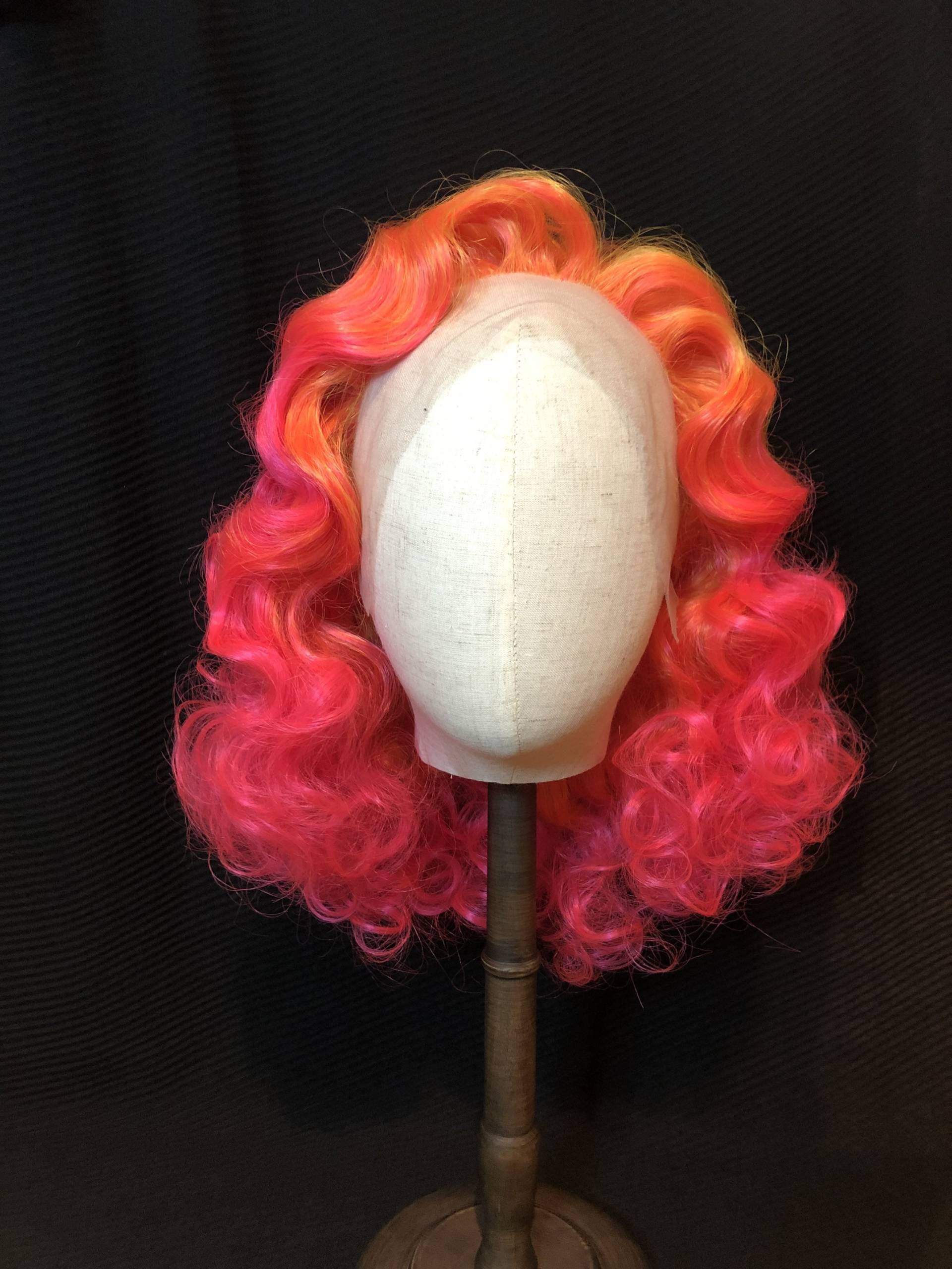 Orange Pink Finger Wellen Lace Front Perücke Glamourösen Stil Ziehen Königin Cosplay Orange Pink Finger Wellen Lace Front Perücke Glamourösen Stil Ziehen Königin Cosplay von TheWigParlour