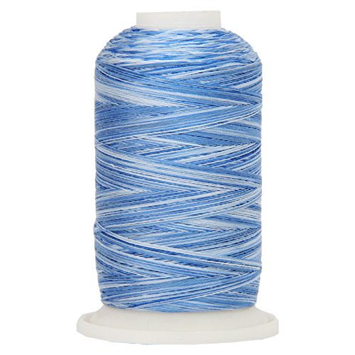 Threadart Mehrfarbiges Garn aus 100% Baumwolle, verschiedene Farben zum Quilten, Nähen und Sticken, Denimblau, 40/3 W – 600 m Kegel, langstapelig, fusselarm 3343 von Threadart