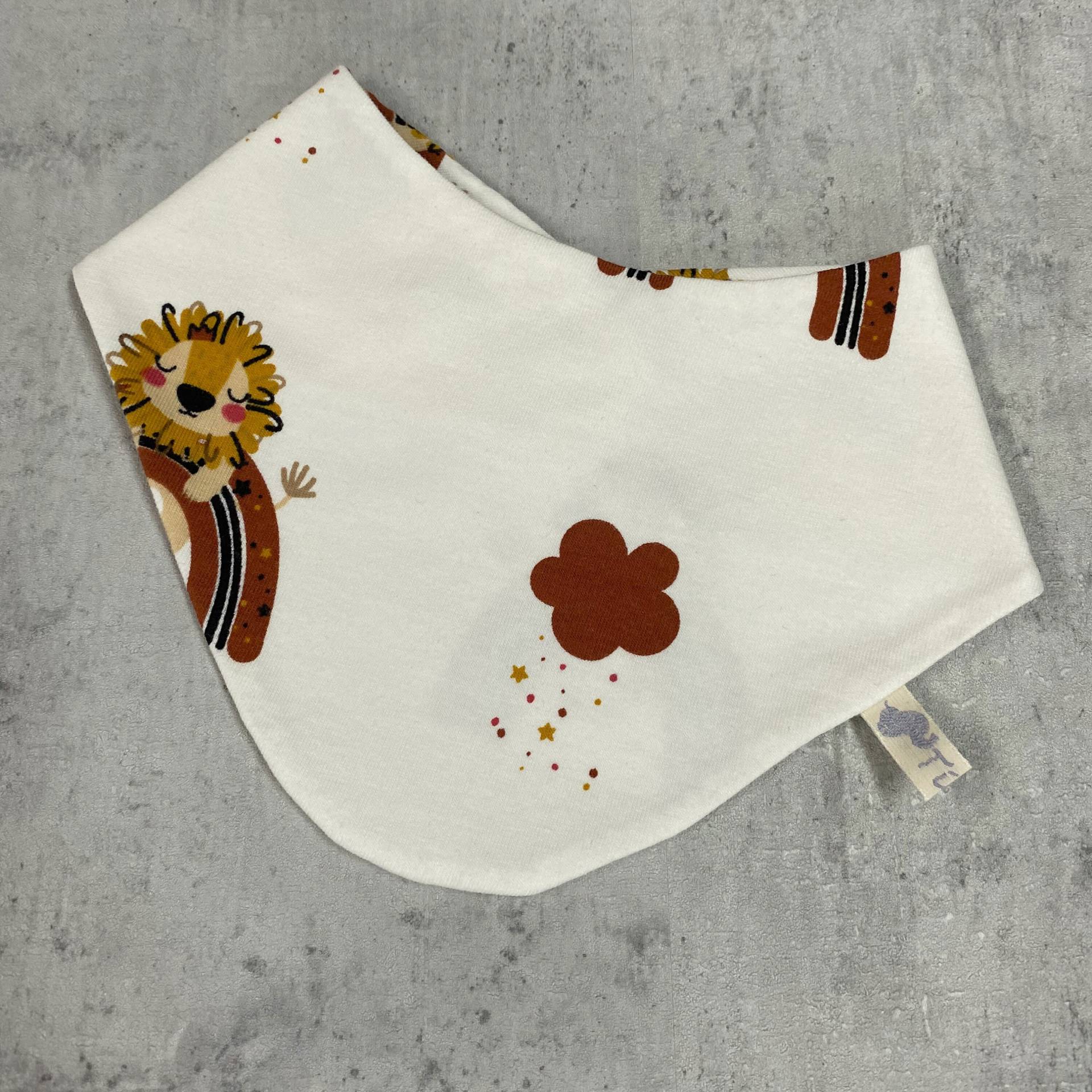 Dreieckstuch Baby Wendehalstuch Spucktuch Regenbogen Löwe Creme Weiß Rostrot Dreieckstuch Baby Wendehalstuch Spucktuch Regenbogen Löwe Creme Weiß Rostrot von Tifilou