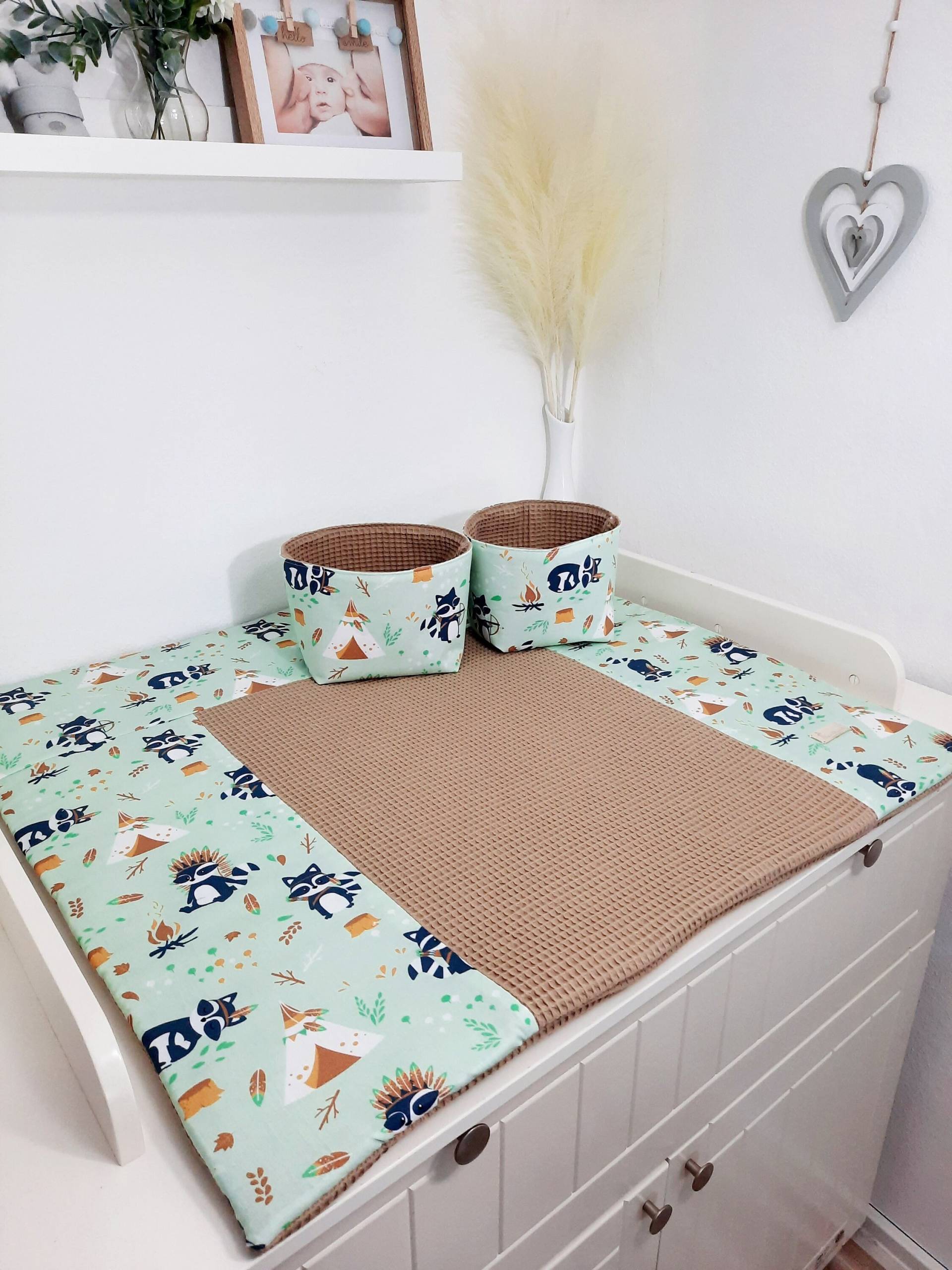 Wickelunterlage Waschbär/Wickelauflage Waffelpique Boho Wickeltischauflage Wickeltischunterlage Wickelunterlage Waschbär/Wickelauflage Waffelpique Boho Wickeltischauflage Wickeltischunterlage von TinasCharmelli