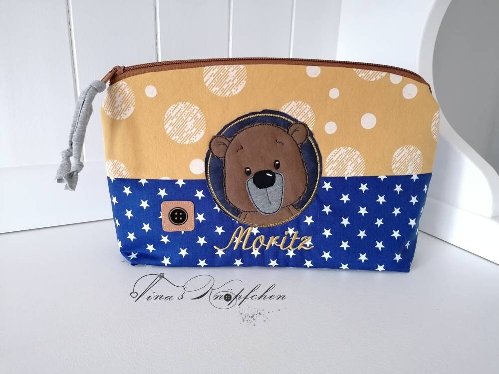 Kulturtasche /Windeltasche , Personalisierbar, Senfgelb/Blau, Teddybär, Mit Name/Taufgeschenk/Geschenk Zur Geburt Kulturtasche /Windeltasche , Personalisierbar, Senfgelb/Blau, Teddybär, Mit Name/Taufgeschenk/Geschenk Zur Geburt von TinasKnoepfchen